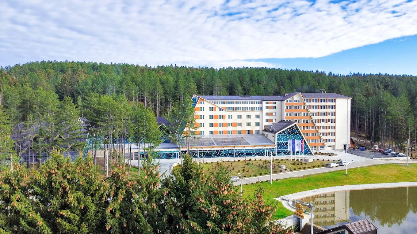 Hotel Borovi 1